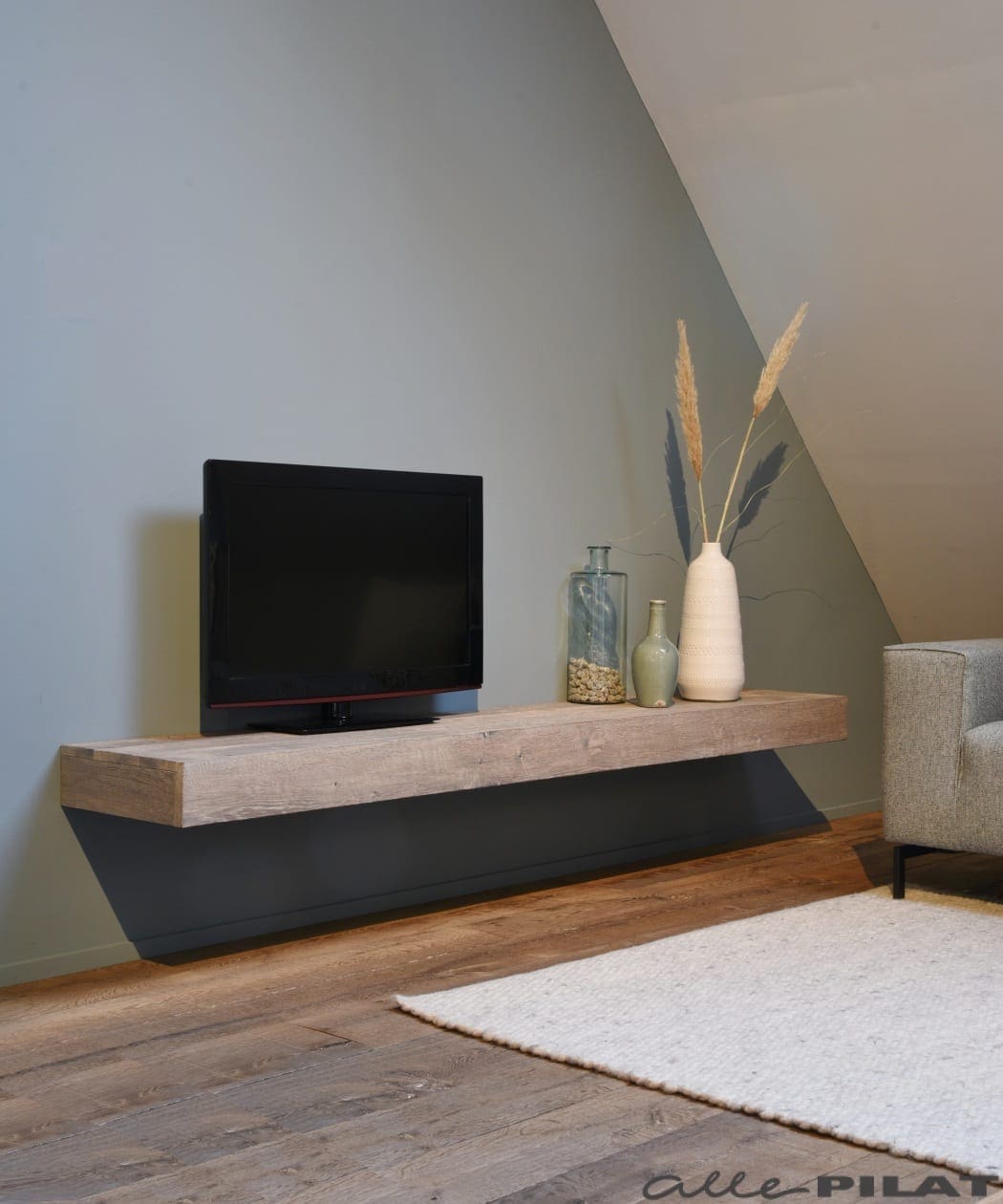Conciërge Onderdrukken Intact Tv-meubel Plank - hangend wandmeubel eikenhout - Woonwinkel Alle Pilat
